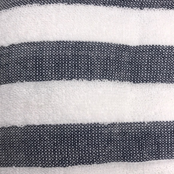 NWT Trust The Magic Large Beach Towel - Picture 5 of 8